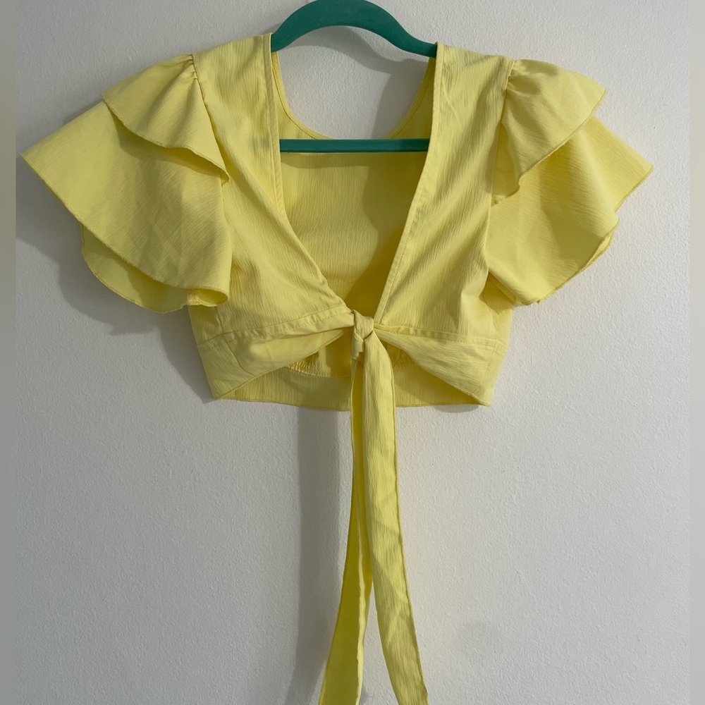 NWOT Ruffle Sleeve Top - Picture 4 of 4